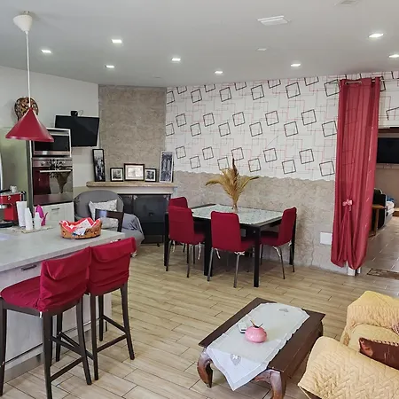 Piano Terra Casa Intera 아파트 *