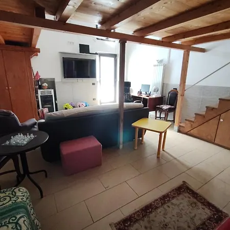 Piano Terra Casa Intera *